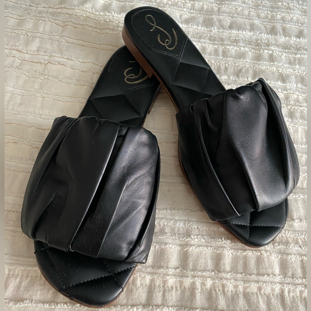 Sam Edelmon Briar Black Leather Slide Coastal Vacation Casual Resort EUC 9.5